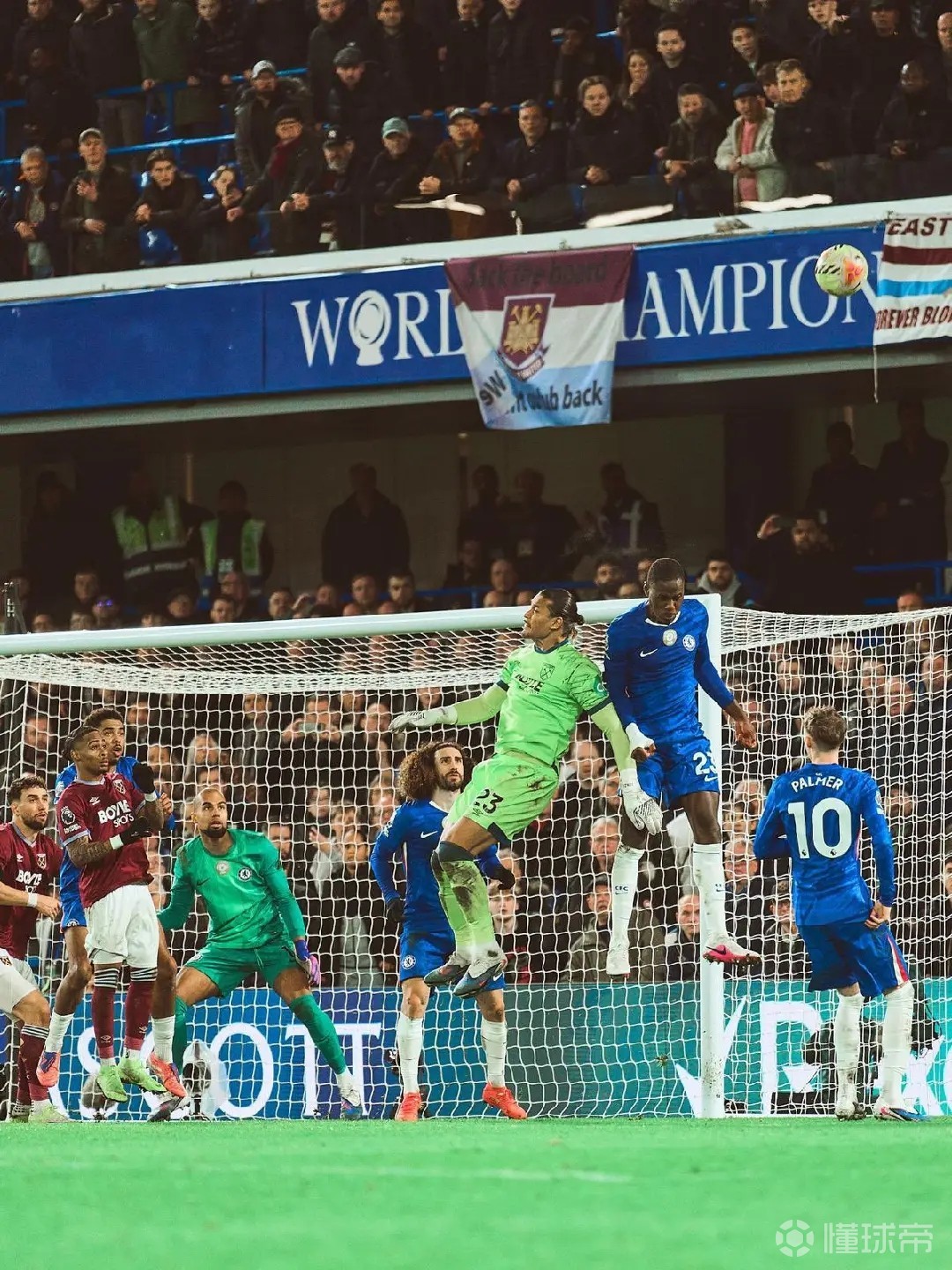 防住对方读秒争顶，小查洛巴调侃阿雷奥拉：你去不了本菲卡