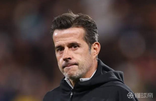 马尔科-席尔瓦：裁判上半场给曼联判点是大错，判罚太糟糕了